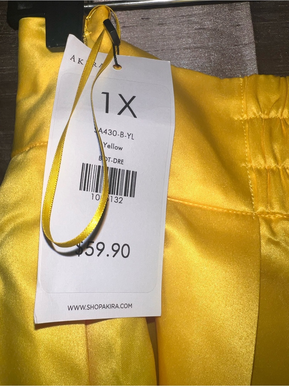 NWT AKIRA Blooming Yellow Satin Wide Leg Pleated Trouser Pants Plus Size 1 - Picture 3 of 10